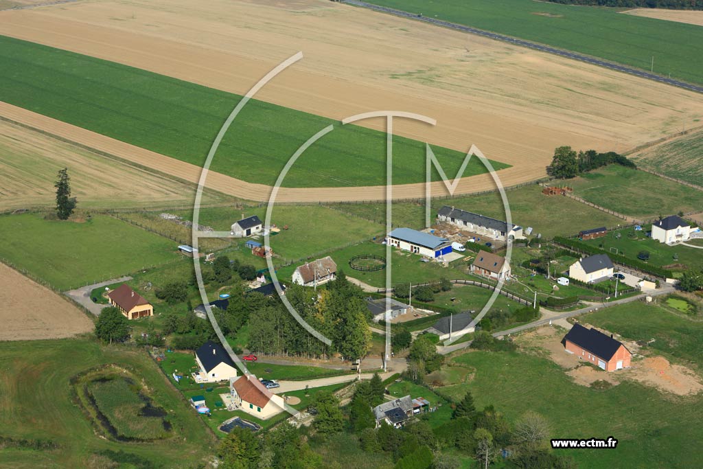 Photo arienne de Sainte-Colombe-la-Commanderie (Le Mesnil-Froid)