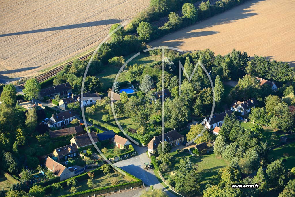 Photo arienne de Breux-sur-Avre (La Haute Folie)