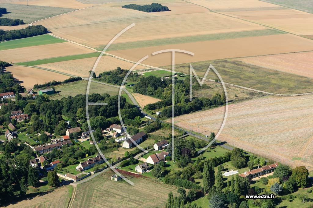 Photo arienne de Marcilly-la-Campagne (Le Buisson)