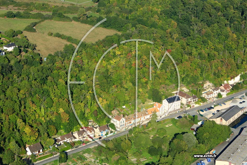 Photo arienne de Mesnil-sur-l'Estre (Mesnil Bas)
