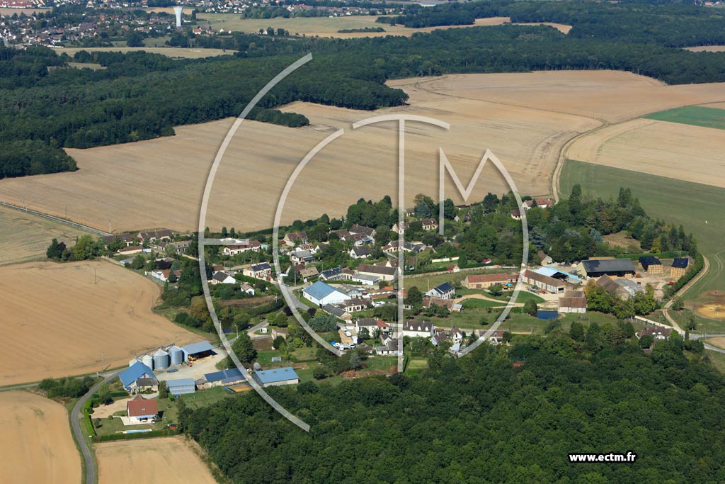 Photo arienne de Saint-Lubin-des-Joncherets (La Ferrette)