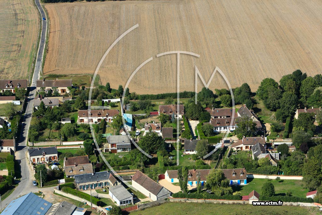 Photo arienne de Saint-Lubin-des-Joncherets (La Ferrette)