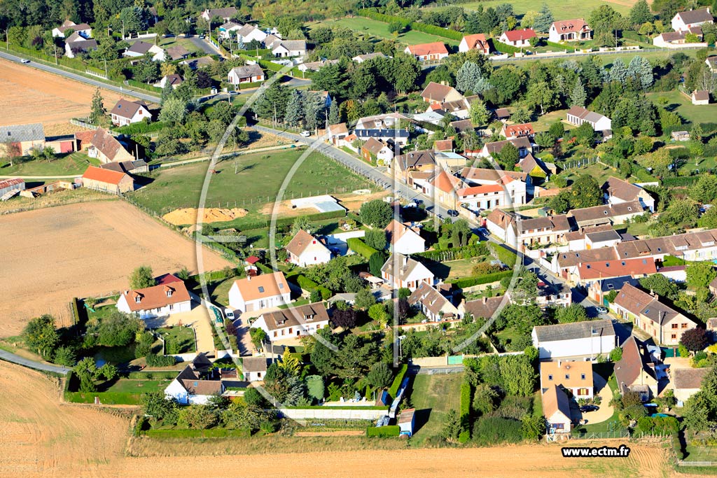 Photo arienne de Saint-Lubin-des-Joncherets (La Poterie)