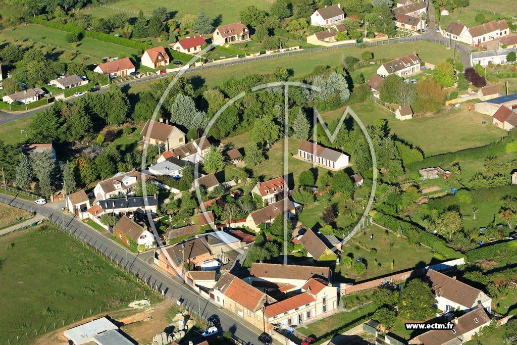 Photo arienne de Saint-Lubin-des-Joncherets (La Poterie)