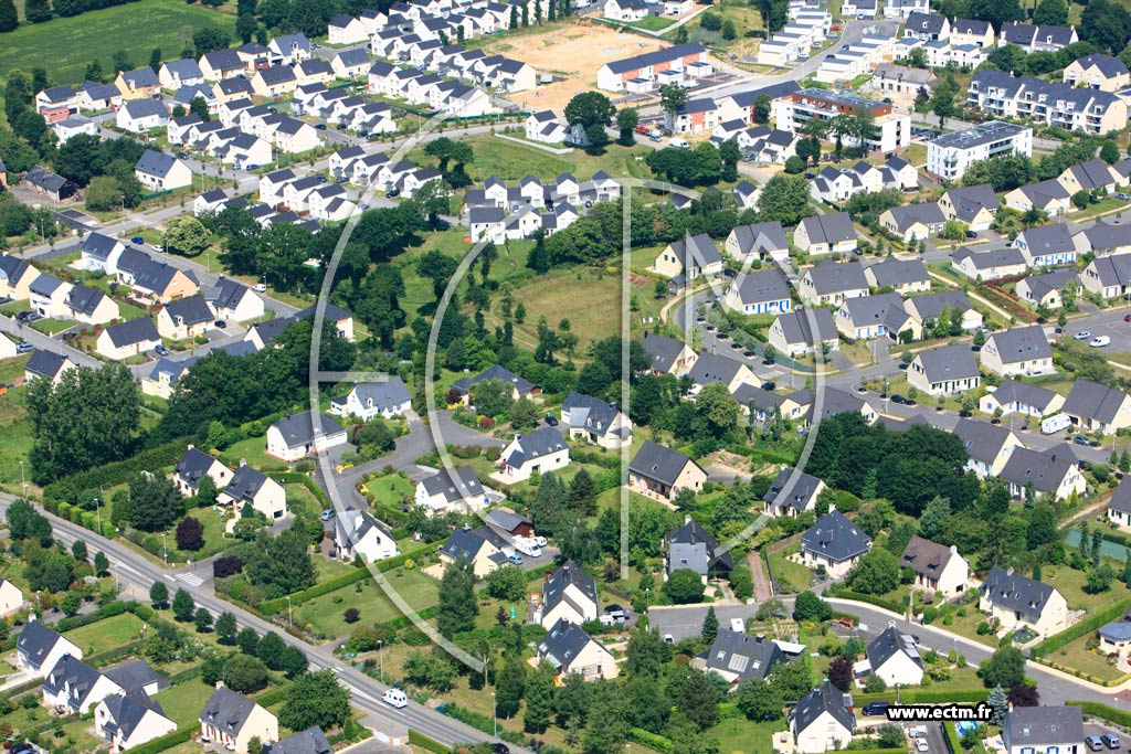 Photo arienne de Gvez (Le Placis Bral)
