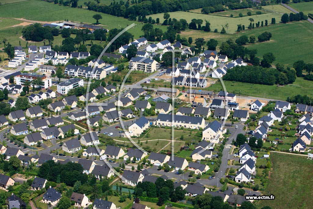 Photo arienne de Gvez (Le Placis Bral)