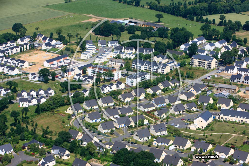 Photo arienne de Gvez (Le Placis Bral)