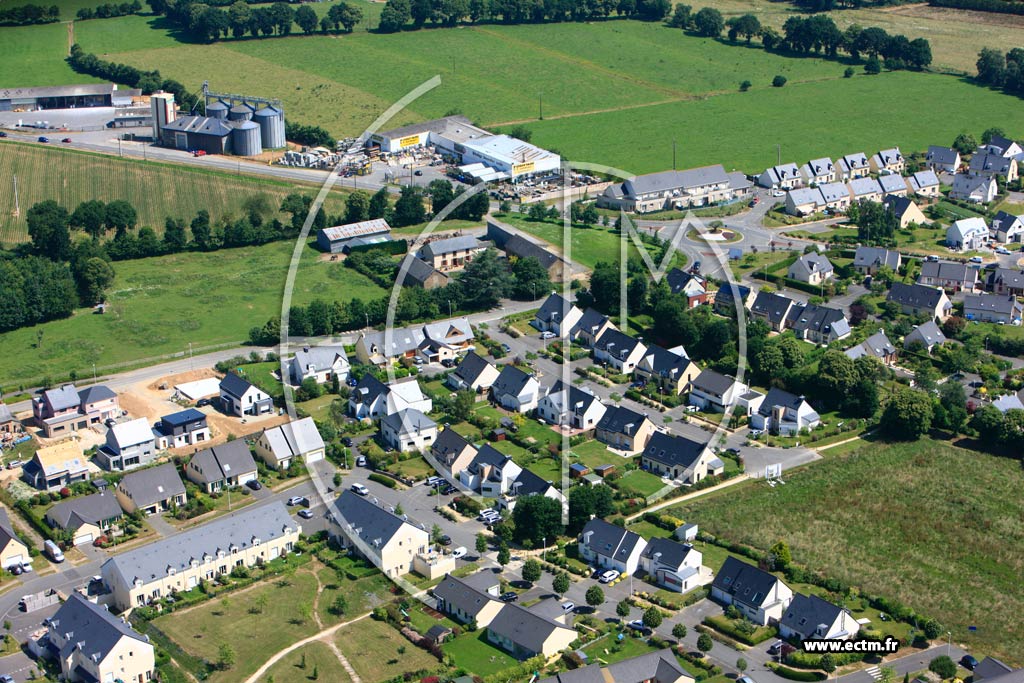 Photo arienne de Gvez (Le Placis Bral)