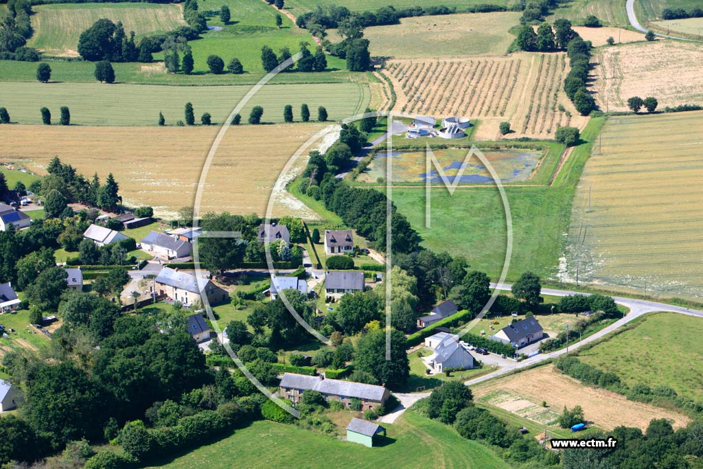 Photo arienne de La Chapelle-du-Lou (Louche)