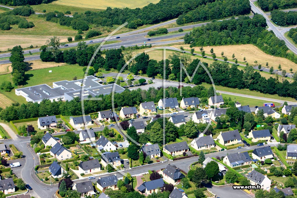 Photo arienne de Montauban de Bretagne