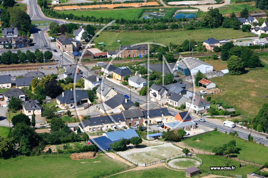 Photo arienne de Montauban de Bretagne (La Gare)