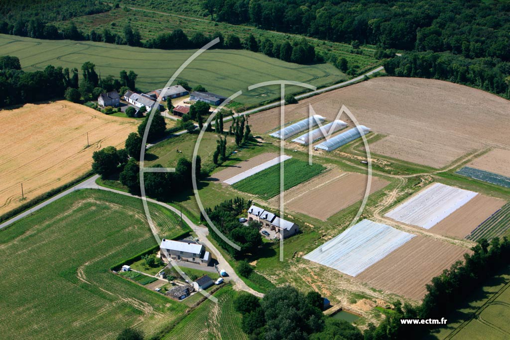 Photo arienne de Montauban de Bretagne (La Haie)