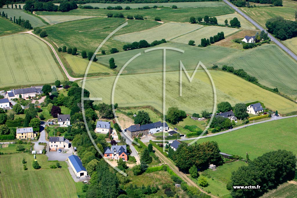 Photo arienne de Montauban de Bretagne (Montreuil)
