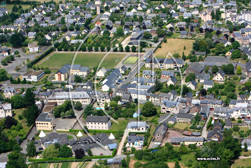 Photo arienne de Montfort sur Meu