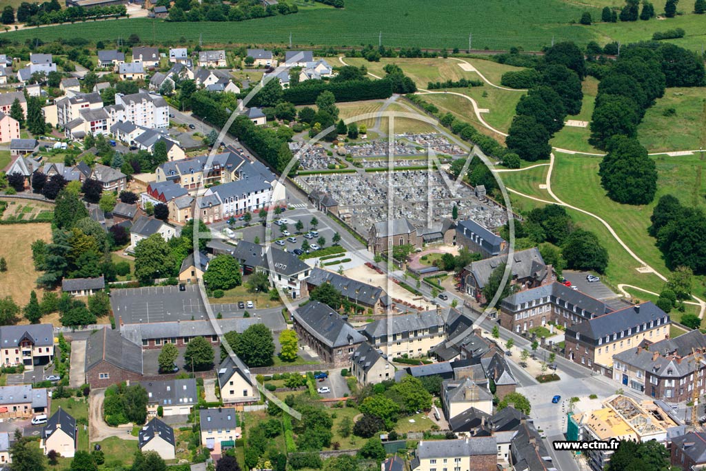Photo arienne de Montfort sur Meu