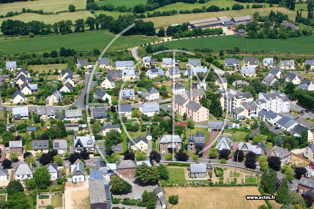 Photo arienne de Montfort sur Meu