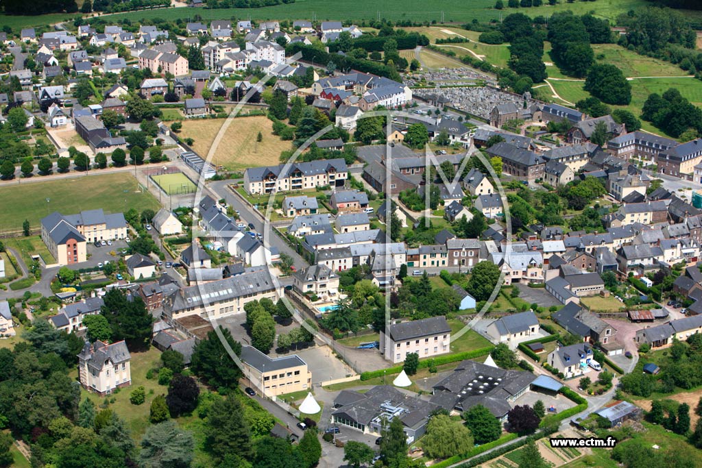 Photo arienne de Montfort sur Meu