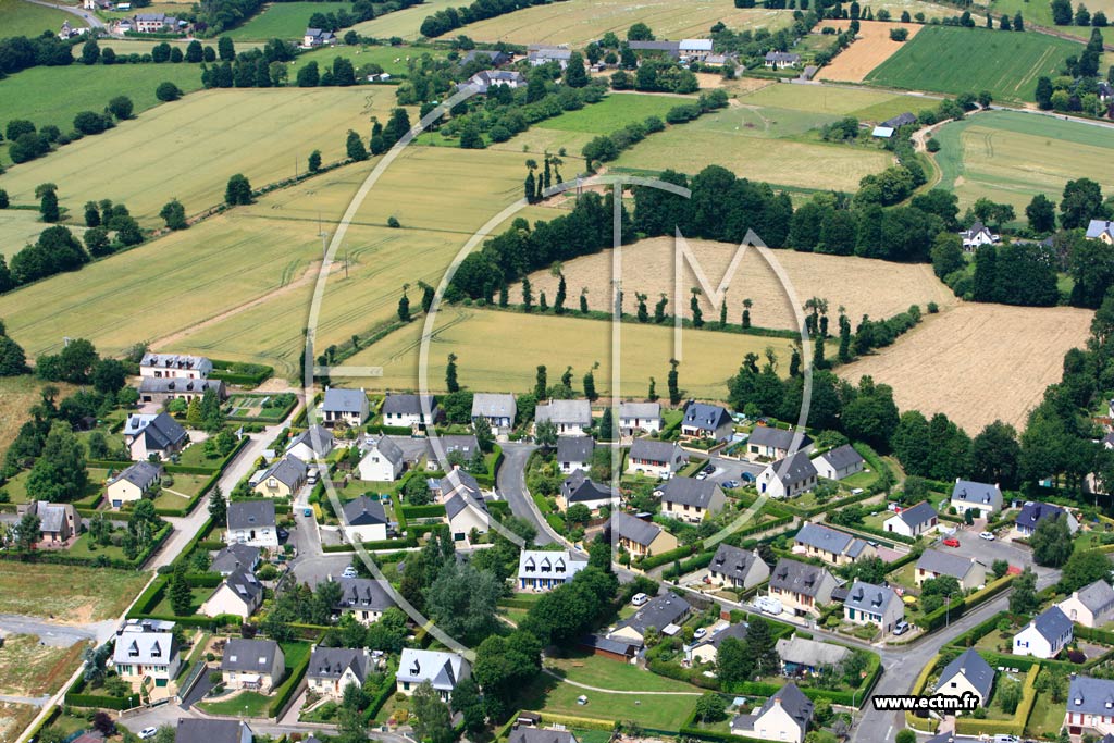 Photo arienne de Montfort sur Meu