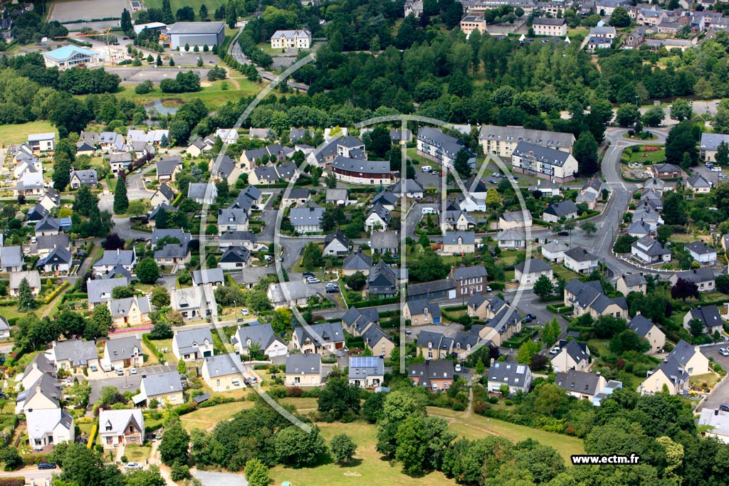 Photo arienne de Montfort sur Meu (Les Grippeaux)