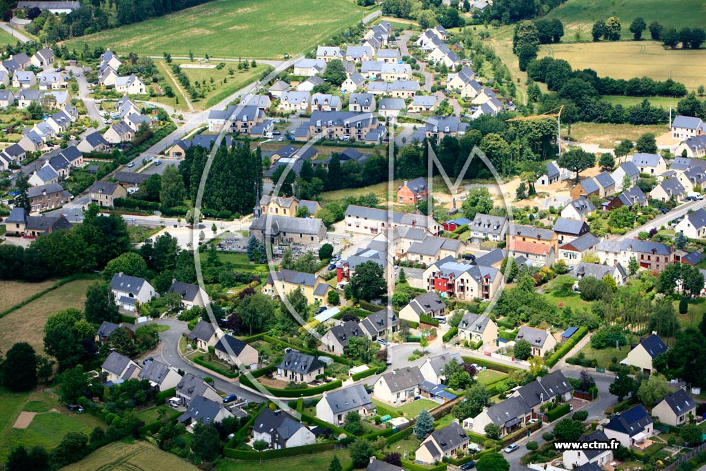 Photo arienne de Parthenay-de-Bretagne
