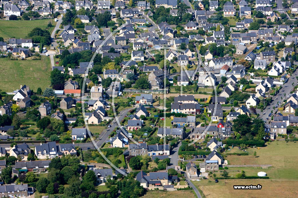 Photo arienne de Cancale (La ville Garnier)