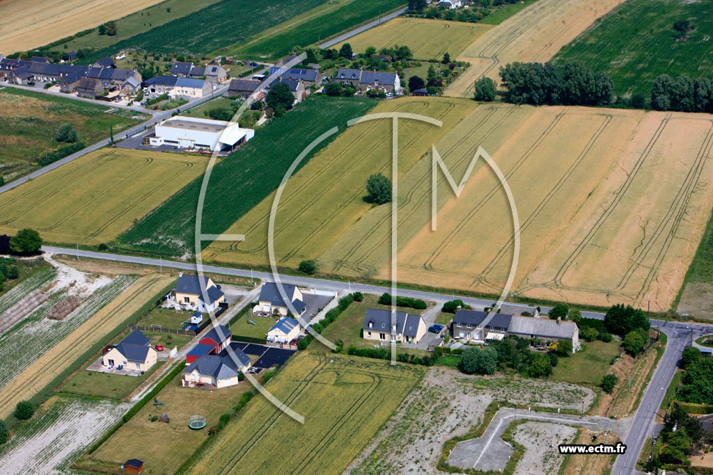 Photo arienne de Lillemer (La Croix de Bois)