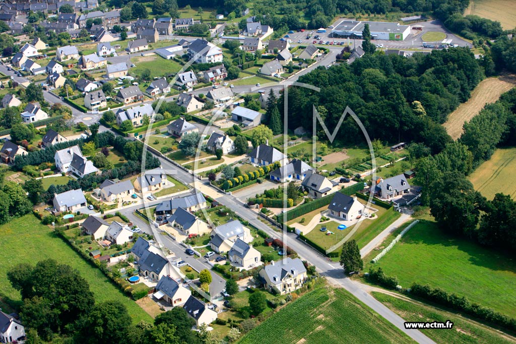 Photo arienne de Miniac-Morvan