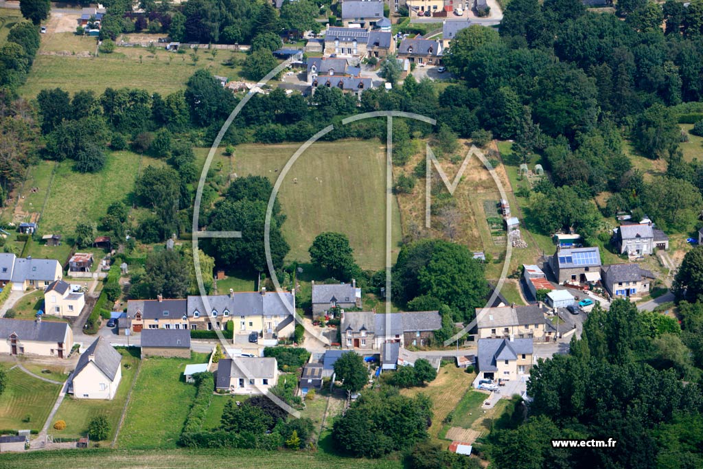 Photo arienne de Miniac-Morvan (La ville Oger)