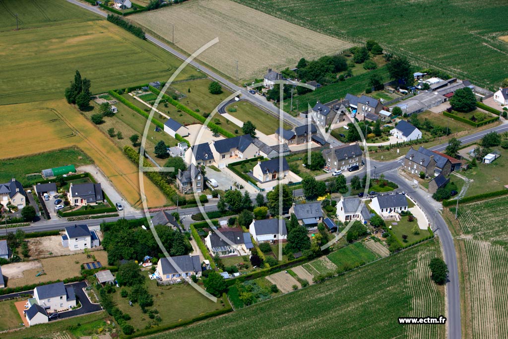 Photo arienne de Pleudihen-sur-Rance (La Croix Fermal)