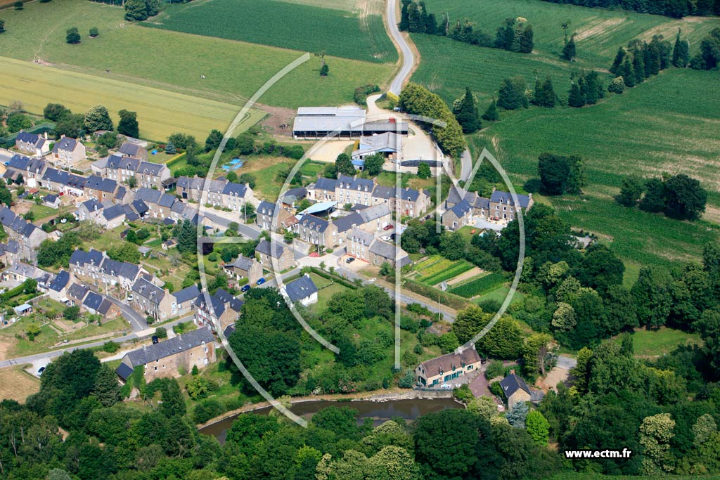 Photo arienne de Pleudihen-sur-Rance (Le Val Hervelin)
