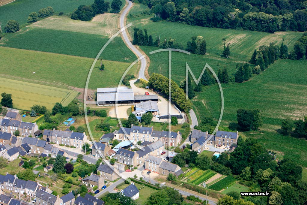 Photo arienne de Pleudihen-sur-Rance (Le Val Hervelin)