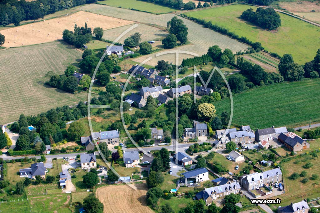Photo arienne de Saint-Pierre-de-Plesguen (La Baschois)