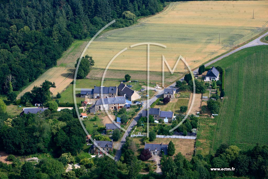 Photo arienne de Saint-Pierre-de-Plesguen (La Motte)