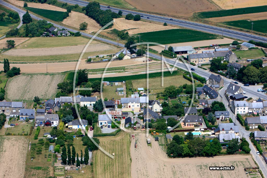 Photo arienne de Saint-Pre (Les Gastines)