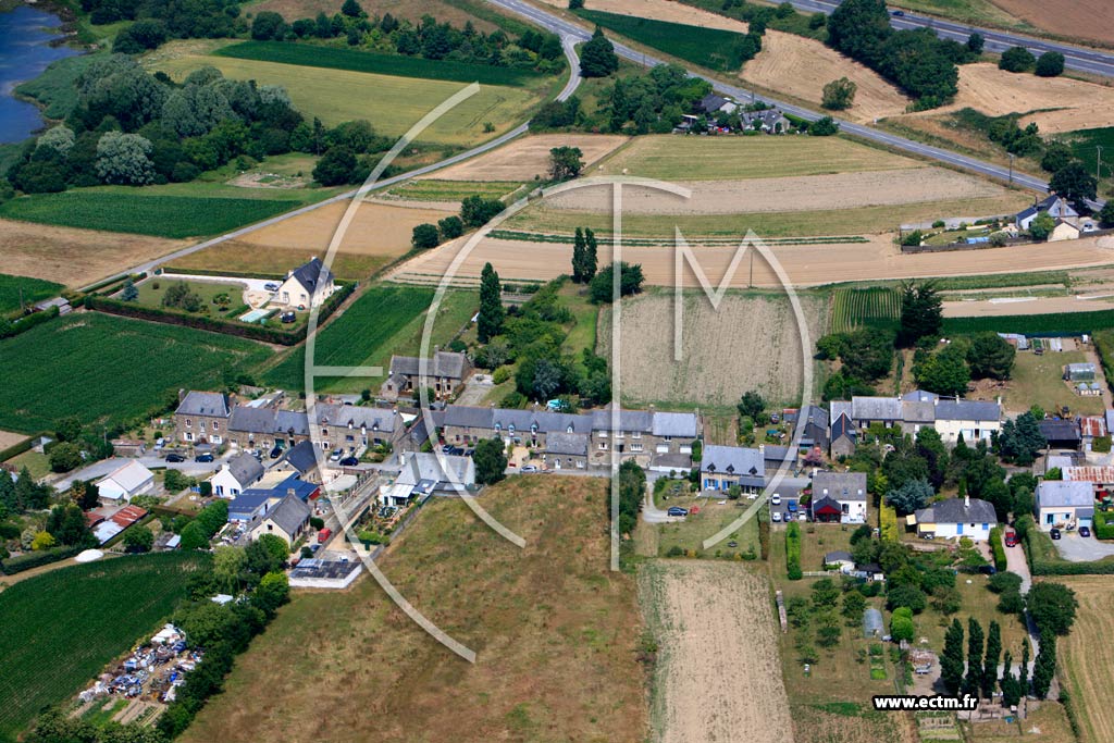 Photo arienne de Saint-Pre (Les Gastines)