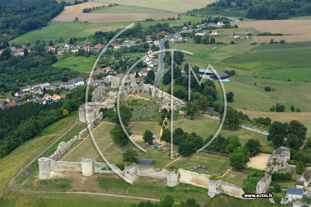 Photo arienne de Coucy-le-Chteau-Auffrique (Chteau de Coucy)