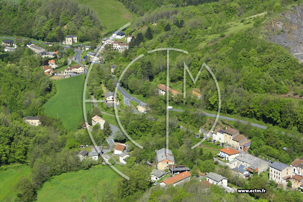 Photo arienne de Cambouns (Lingonie)
