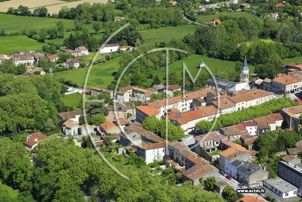 Photo arienne de Dourgne (L'Eglise)