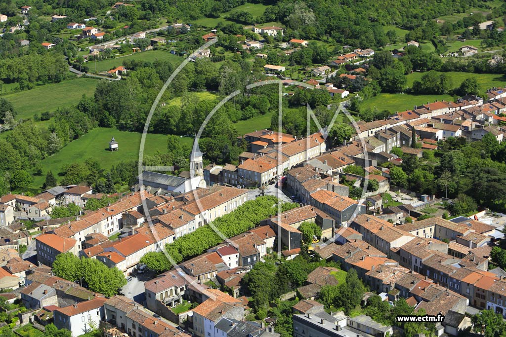 Photo arienne de Dourgne (L'Eglise)