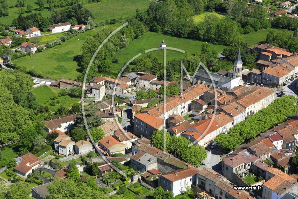 Photo arienne de Dourgne (L'Eglise)