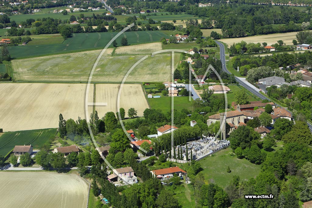 Photo arienne de Lescout (L'Eglise)