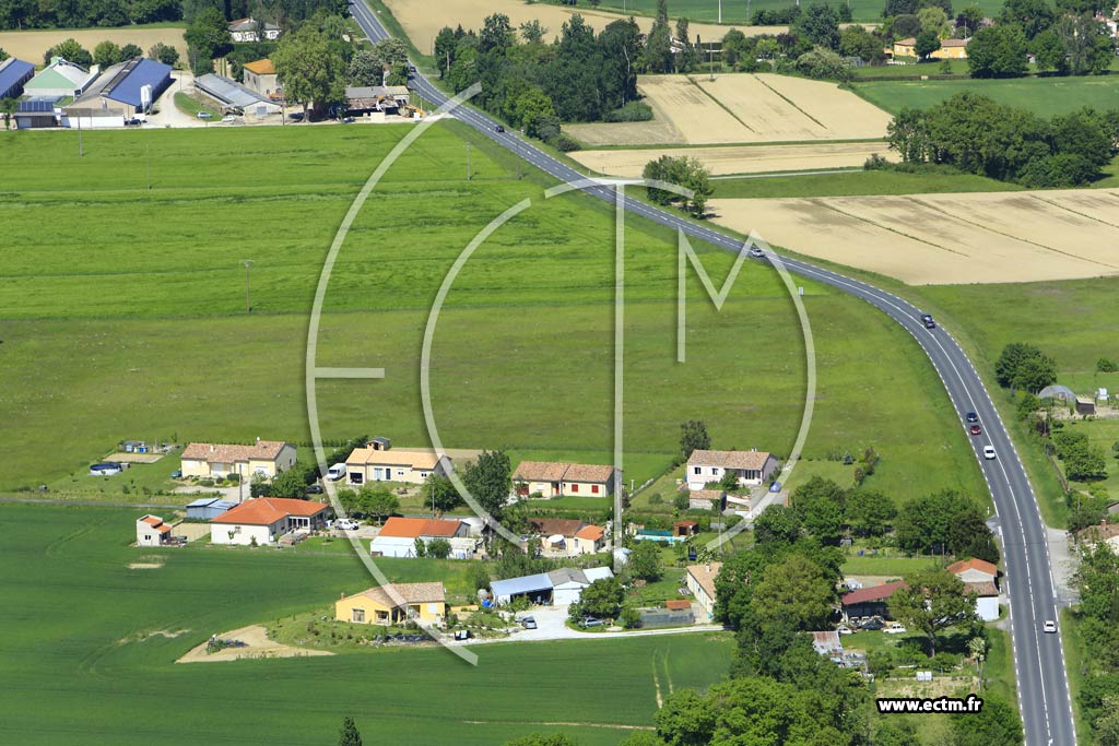 Photo arienne de Lescout (Le Moussoula)