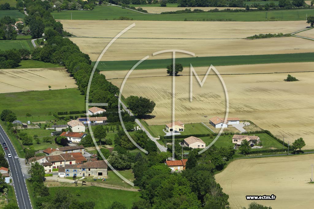 Photo arienne de Lescout (Le Moussoula)