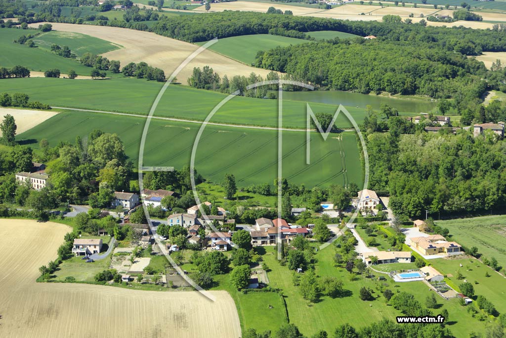 Photo arienne de Lescout (Le Moussoula)