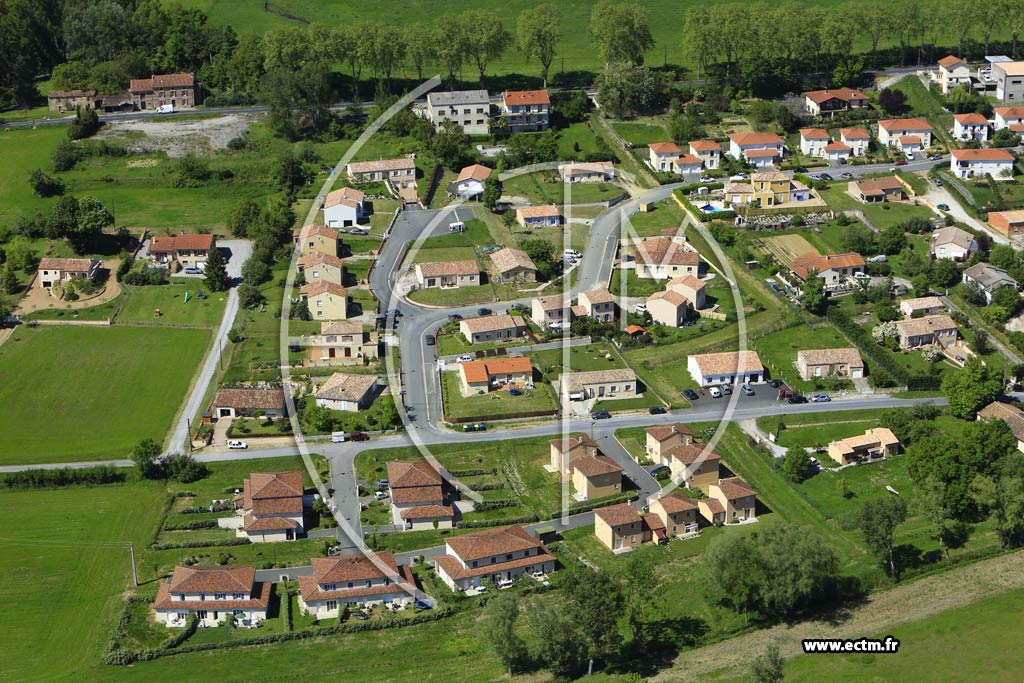 Photo arienne de Puylaurens (Les Pyrnes)
