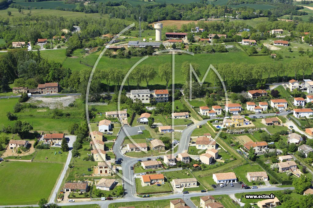 Photo arienne de Puylaurens (Les Pyrnes)