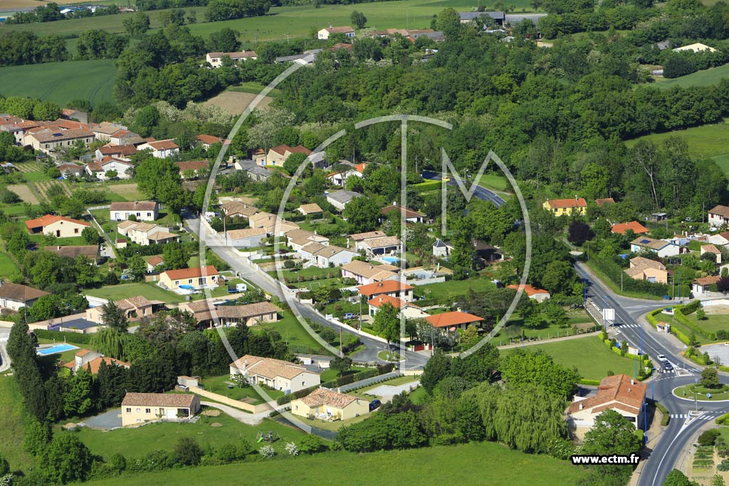 Photo arienne de Saint-Affrique-les-Montagnes (L'Auberge Neuve)
