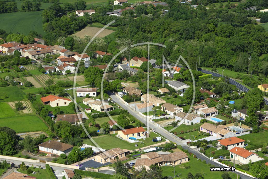Photo arienne de Saint-Affrique-les-Montagnes (L'Auberge Neuve)