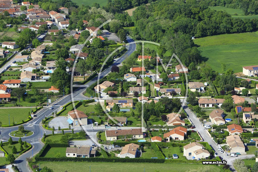 Photo arienne de Saint-Affrique-les-Montagnes (Le Manier)