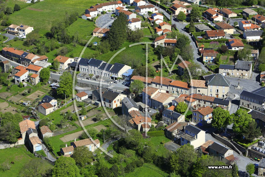 Photo arienne de Saint-Salvy-de-la-Balme